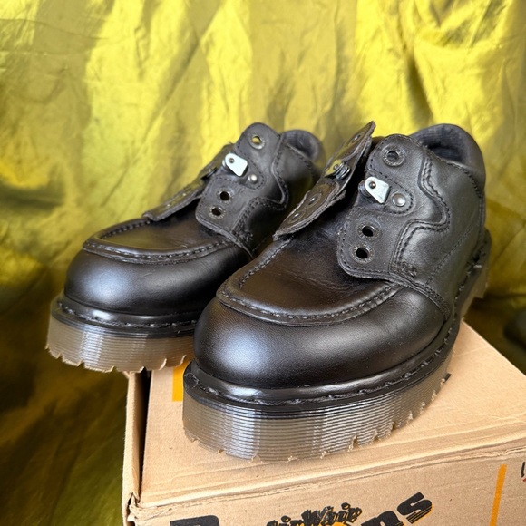 Vintage Dr. Martens Black Leather Lace Up Platform Pulley Shoes Made in England - Picture 4 of 12